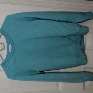 Sweater equipment femme large. Baby blue cashmere pit 16, length 29. Sleeves 23.